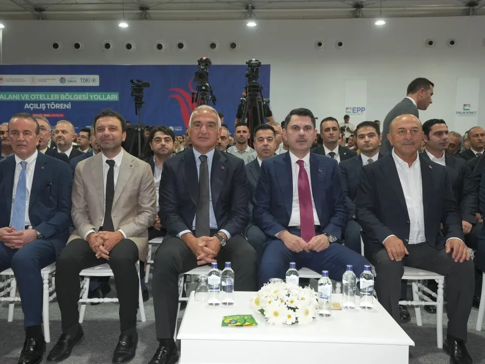 antalyaya-192-milyar-liralik-kultur-ve-turizm-yatirim-1788599069450.jpeg Antalya’ya 19,2 milyar liralık kültür ve turizm yatırımı! - 5