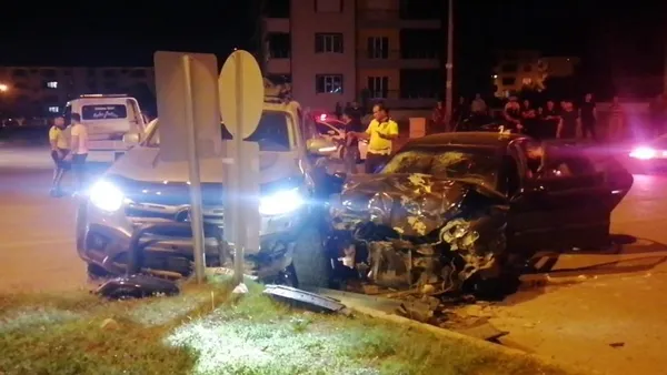 1688450643743.jpg Erzincan'da düğün konvoyunda trafik kazası: Çok sayıda yaralı var - 1