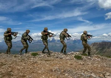 Mehmetçik, yönünü İran sınırına çevirdi
