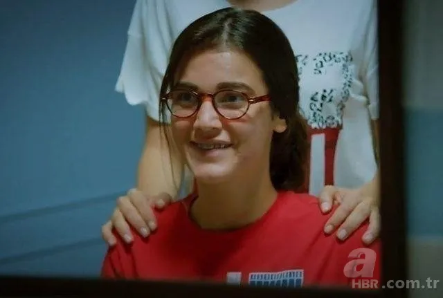 Camdaki Kız dizisinin gamsız annesi Feride fotoğraflarıyla sosyal medyayı salladı! Nalan'a korse giydiren Feride'ye bakın siz 6