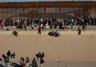 ABD 75 ülke için göçmen vize işlemlerini askıya alacak!