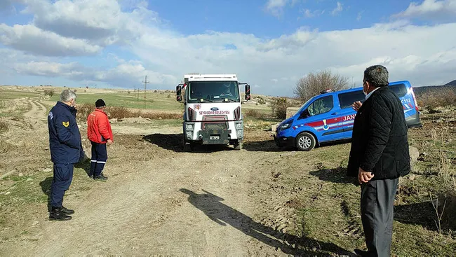 Konya'da mutasyonlu virüs alarmı! 3 mahalle karantinaya alındı bağlantı yollarına toprak döküldü - 4