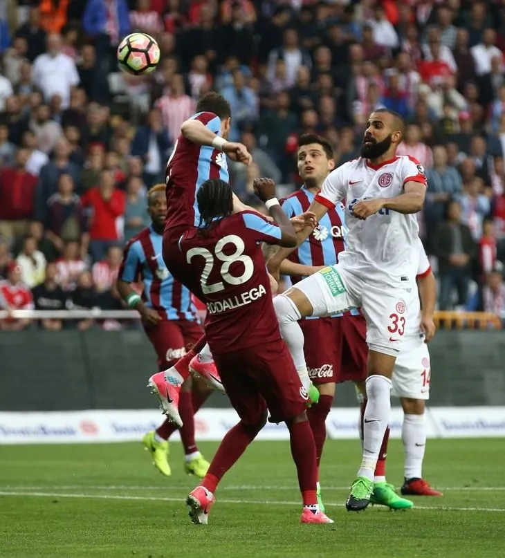 Antalyaspor - Trabzonspor maçından kareler