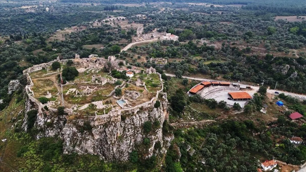 Beçin Antik Kenti'nde ok uçları bulundu