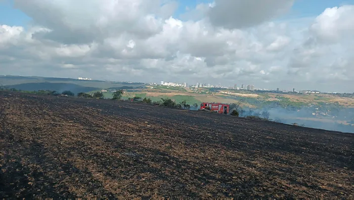 Son dakika | Kurban Bayramı'nda İstanbul Arnavutköy'de korkutan yangın: Helikopterler havalandı - 1
