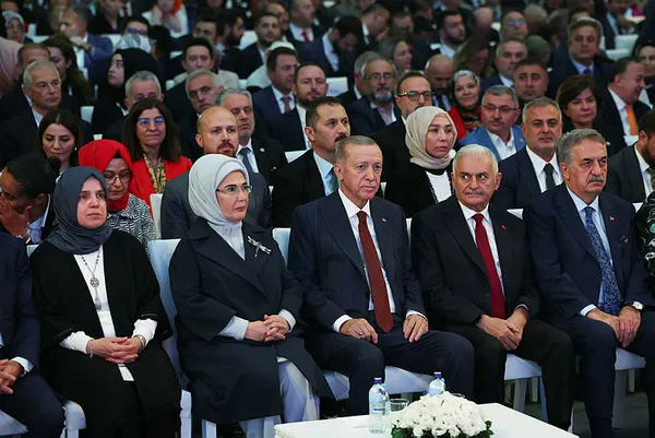 Başkan Erdoğan’dan AK Parti 4. Olağanüstü Büyük Kongresi’nde emekli memurlara müjde! Tarih verdi...