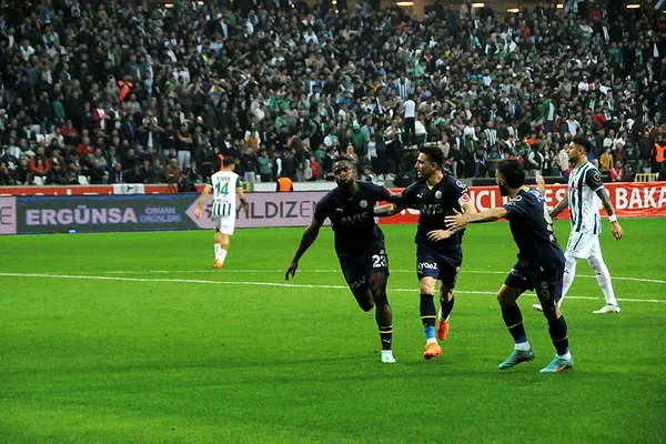 Fenerbahçe Giresun’da kayıplarda! Şampiyonluk yolunda ağır darbe! Giresunspor 1-1 Fenerbahçe MAÇ SONUCU