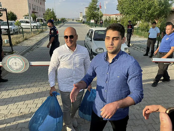 son-dakika-kadir-seker-tahliye-oldu-1657213159241.jpg Tahliye olan Kadir Şeker A Haber'e konuştu - 4