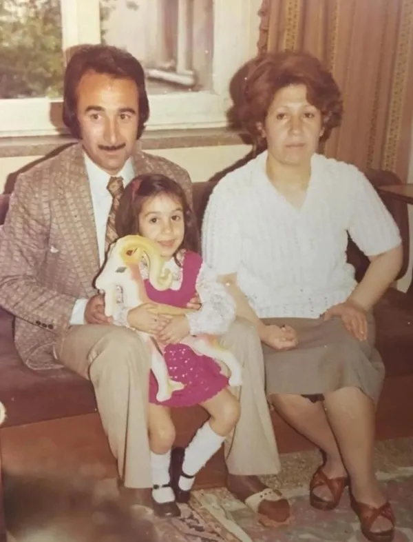 Ünlü oyuncu Binnur Kaya’nın acı günü: Babası Mustafa Kaya vefat etti