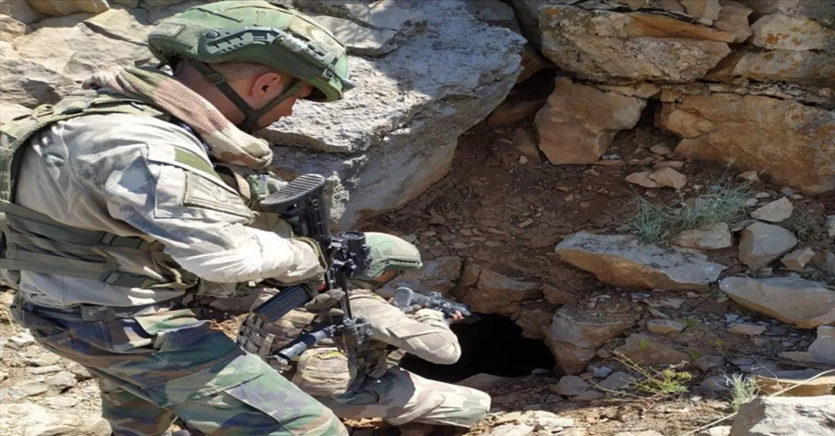Kuzey Irak'ta PKK'ya bir şok daha! MSB: Pençe-Kaplan Operasyonu'nda 150 metrelik mağara imha edildi | Video