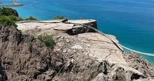 Cide-İnebolu yolunda heyelan! Trafiğe kapandı
