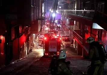 Bayrampaşa’da oyuncak fabrikasında yangın paniği