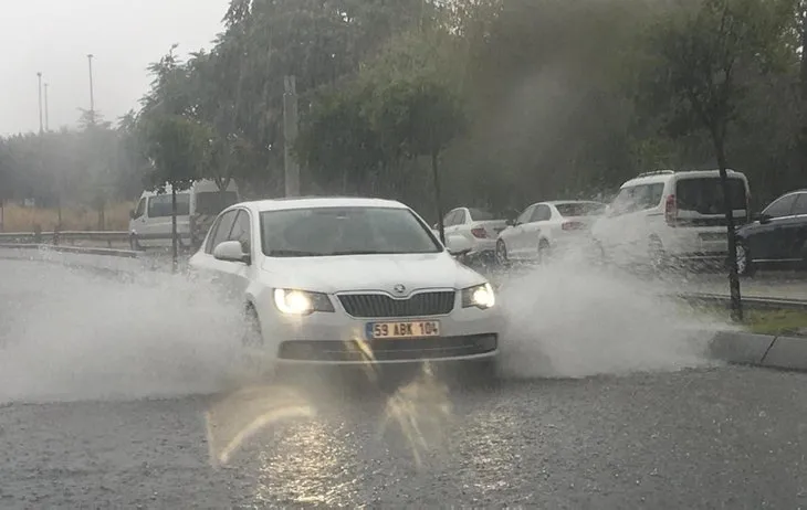 İstanbul yağmura teslim oldu!