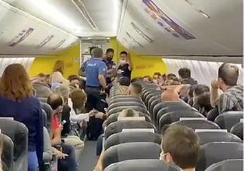 Antalya-İstanbul uçağında taciz iddiası! Pilot polis çağırdı