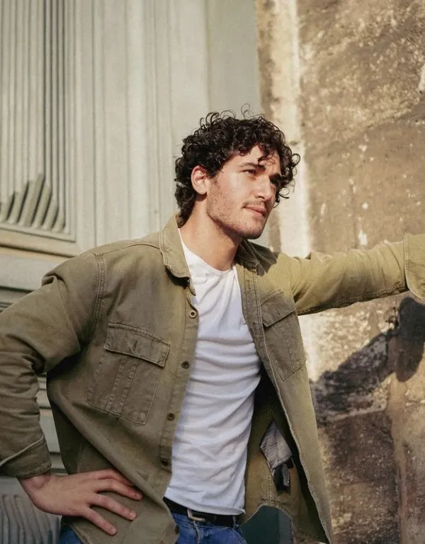 1667369853480.jpg Yalı Çapkını'nın Yusuf'u Umut Gezer kimdir? Duyanlar şoke oldu! Yakışıklı oyuncu meğer.. - 2