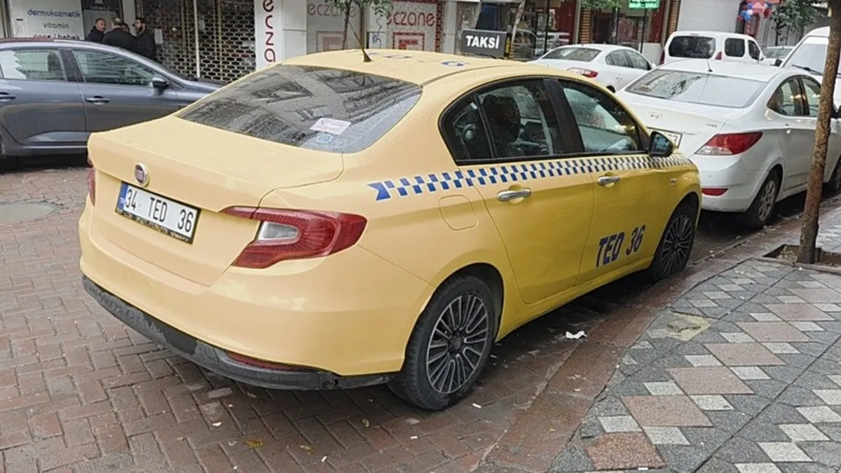 İstanbul'da evine dönen taksici bıçaklanarak öldürüldü