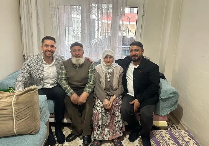 gonul-sofralarinda-buyuk-bulusma-ak-parti-1-gunde-12-bin-vatandasin-sofrasina-konuk-oldu-1743106707076.jpg Fotoğraf: ahaber.com.tr