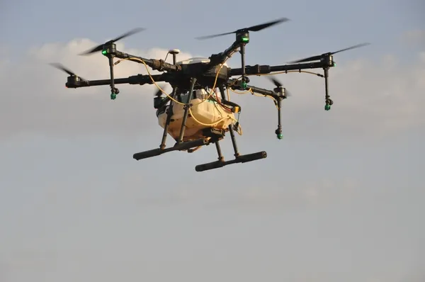 ilaclamada-drone-devri-2-milyon-800-bin-tllik-tasarruf-1655288190091.jpg İlaçlamada ‘drone’ devri! 2 milyon 800 bin TL’lik tasarruf🌾 - 6