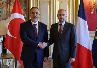 Fidan Fransız mevkidaşı Barrot ile görüştü