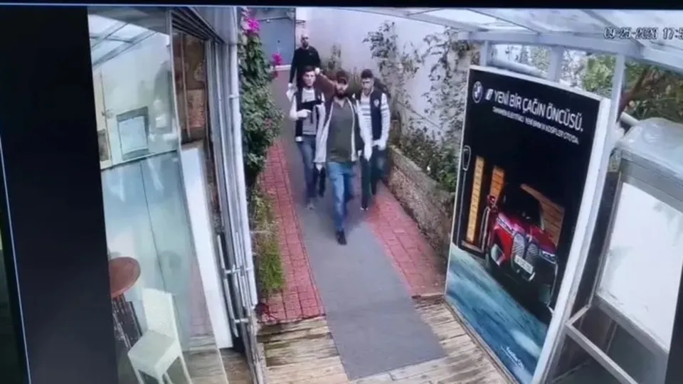 Çirkinler organize suç örgütünün çökertildi! İş insanını “Gözaltına alıyoruz” diyerek kaçırmışlar | Dikkat çeken Mehmet Bilir ve Ece Ronay detayı