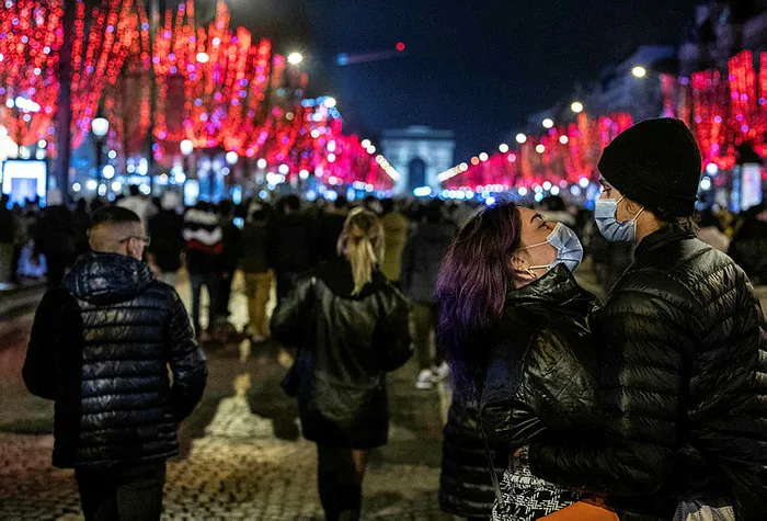pariste-maske-zorunlulugu-kalkti-1642111471518.jpg Paris’te maske zorunluluğu kalktı - 2