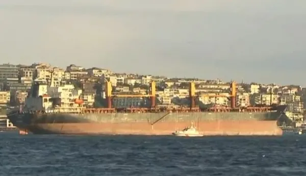 istanbul-bogazi-trafigi-cift-tarafli-askiya-alindi-1664376619887.jpg Panama bayraklı gemi İstanbul Boğazı trafiğini kilitledi - 2