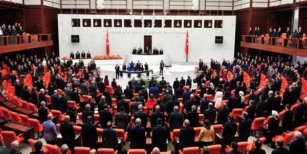 iletisim-baskani-fahrettin-altundan-ozgur-ozele-sert-tepki-chp-tarihinin-gordugu-gorecegi-en-beceriksiz-parti-kisisi-yine-zirvalamis-1616793502493.jpg İletişim Başkanı Fahrettin Altun'dan Özgür Özel'e sert tepki! "CHP tarihinin gördüğü göreceği en beceriksiz parti kişisi yine zırvalamış" - 4