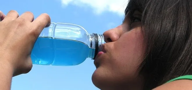 Uzmanı uyardı: Enerji içecekleri kalp krizini tetikliyor