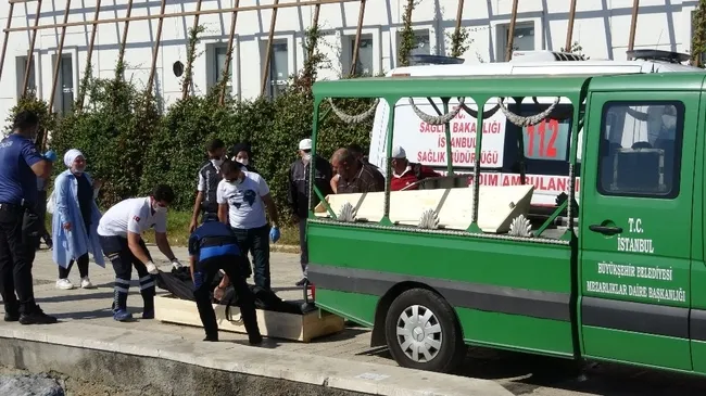 Pendik sahilde esrarengiz ceset! Yürüyüş yapanlar gördü - 5