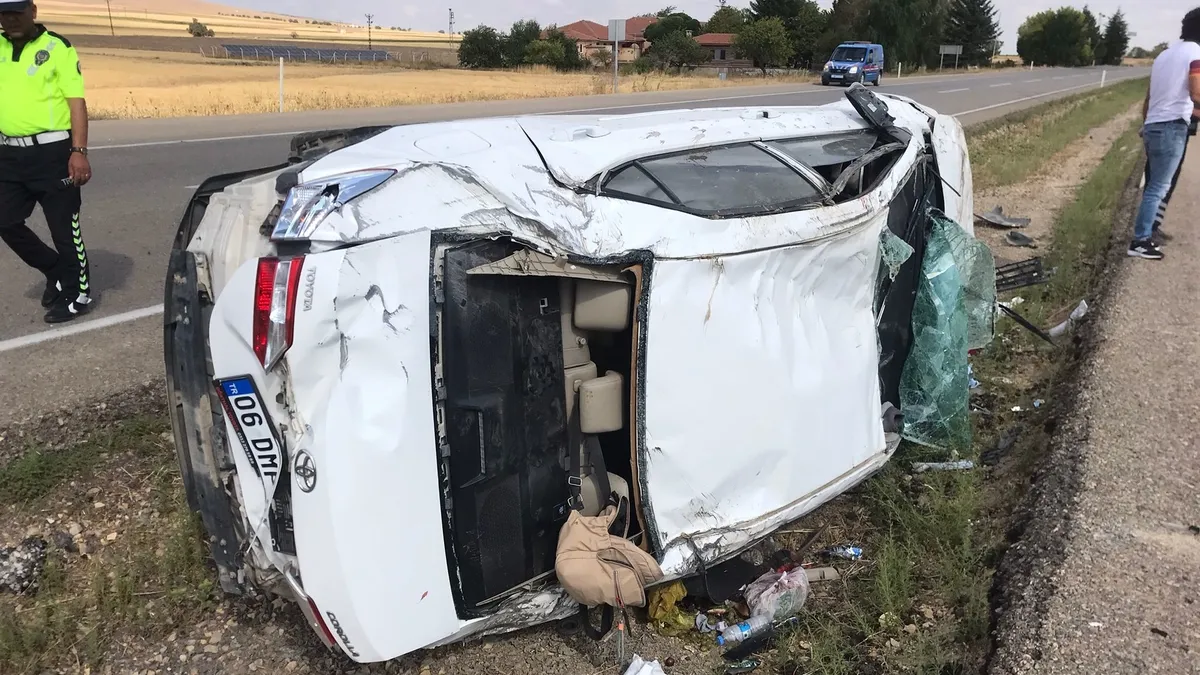 Kırşehir'de otomobil takla attı: 5 yaralı