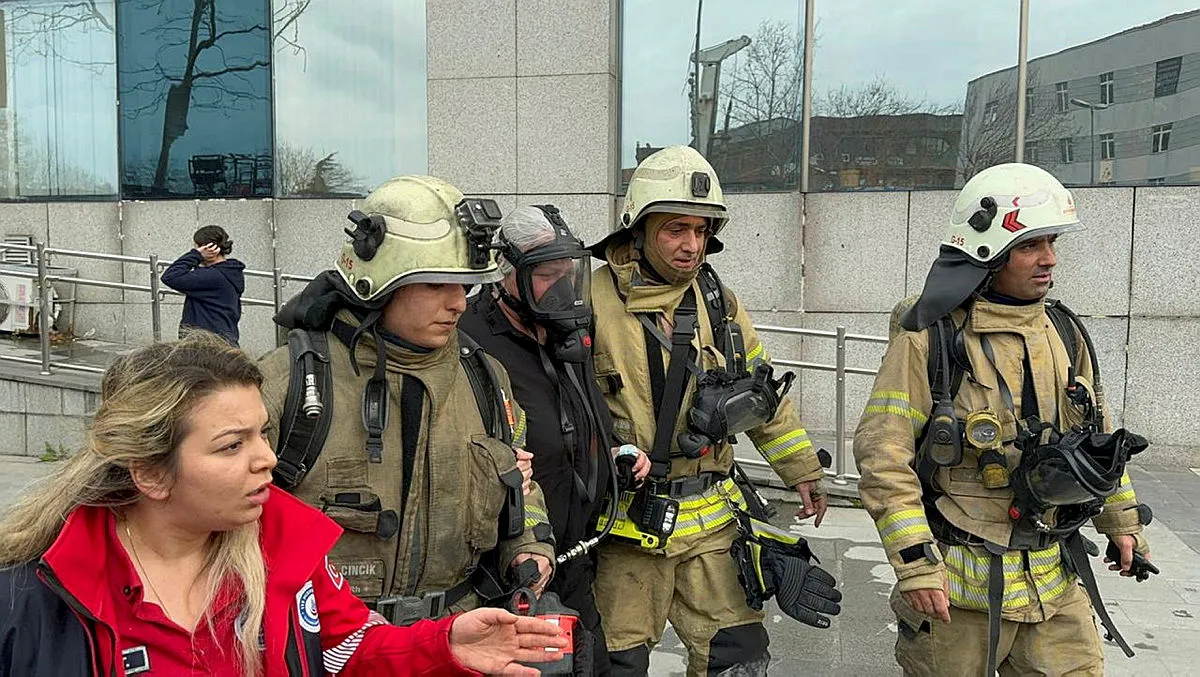 Son dakika: İstanbul Bayrampaşa Belediyesi binasında yangın