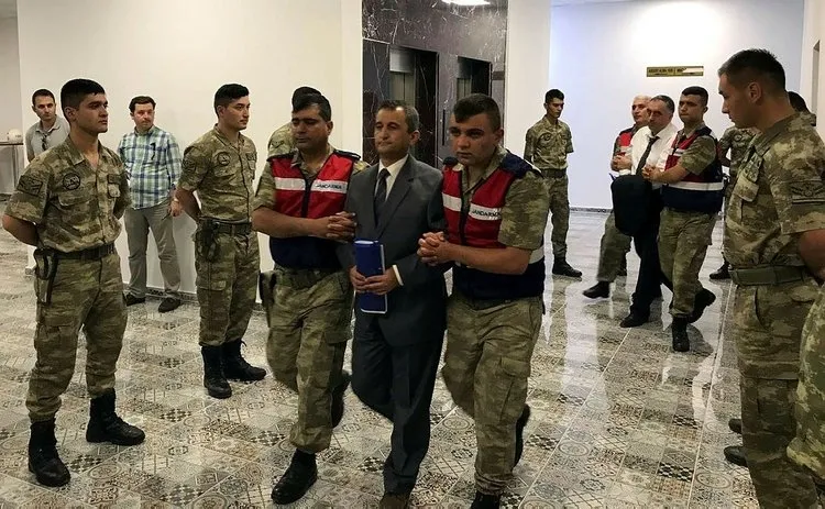 Sözde sıkıyönetim komutanına müebbet hapis - 1
