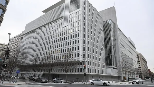 dunya-bankasi-turkiyenin-buyume-tahminini-yukseltti-1696521707070.jpeg Dünya Bankası Türkiye'nin büyüme tahminini yükseltti - 2