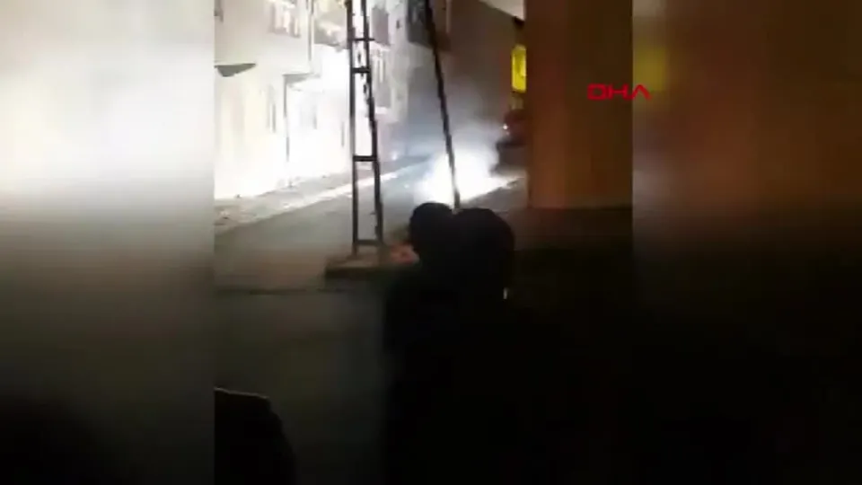 Son dakika: İstanbul Arnavutköy’de korku dolu anlar! Patlamalar dakikalarca sürdü |Video