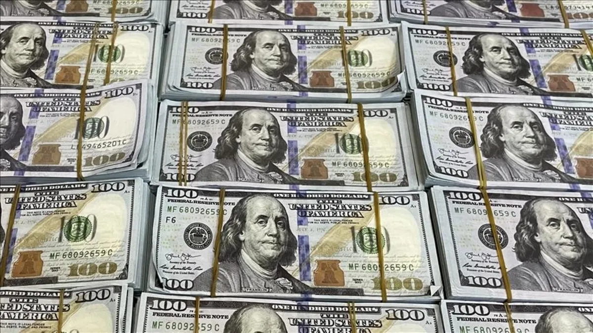 Piyasada sahte dolar alarmı! Para sayma makinesinden de geçiyor