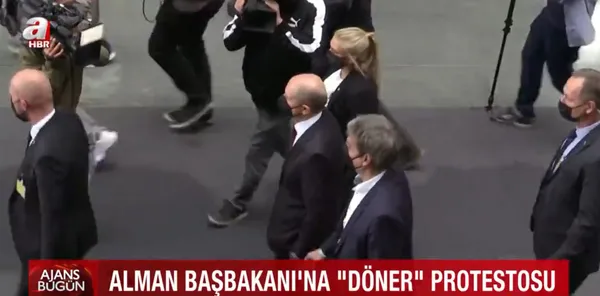 alman-basbakan-olaf-scholza-doner-tepkisi-putin-ile-konus-4-euro-olsun-1666683232274.jpg Alman Başbakan Olaf Scholz'a döner tepkisi! Putin ile konuş 4 euro olsun - 2