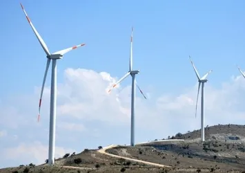 Türkiye'den rüzgar enerjisiyle elektrik üretiminde rekor: Bakan Fatih Dönmez duyurdu