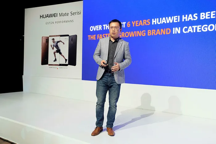 Huawei yeni telefonlarını tanıttı! (Huawei yeni Mate 10 serisi Türkiye'de ne zaman satışa çıkacak?) - 1