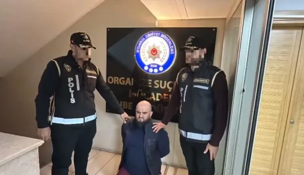 thieves-in-lawin-yoneticilerinden-shamil-amirov-istanbulda-yakalandi-icisleri-bakani-ali-yerlikaya-duyurdu-1701584493180.jpeg "Thieves in Law"ın yöneticilerinden "Shamil Amirov” İstanbul'da yakalandı! İçişleri Bakanı Ali Yerlikaya duyurdu - 3