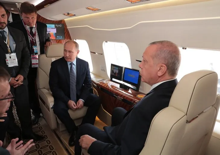 Başkan Erdoğan ve Putin SU-57'nin başında incelemelerde bulundu