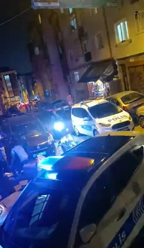 İstanbul’da silahlı dünür dehşeti: Sokak ortasında bacağından vurdu - 2