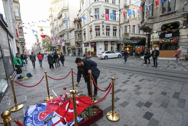 son-dakika-istiklal-caddesi-icin-yeni-onlemler-istanbul-valisi-yerlikaya-duyurdu-1669355847164.jpg Son dakika: İstiklal Caddesi için yeni önlemler! İstanbul Valisi Yerlikaya duyurdu - 1