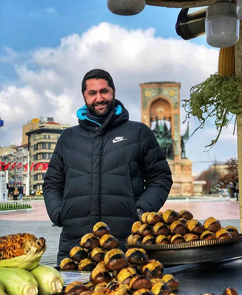 yalovada-tadilat-yaparken-4uncu-kattan-dustu-o-anlar-kamerada-1643565122151.jpg Yalova’da tadilat yaparken 4'üncü kattan düşerek öldü! O anlar kamerada - 4
