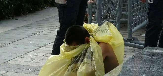 İstanbul’da Taksim Meydanı’nda çıplak kadın şoku! Polis poşetle kapattı