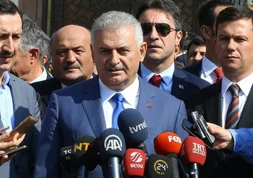 Başbakan Yıldırım cuma namazı çıkışında konuştu
