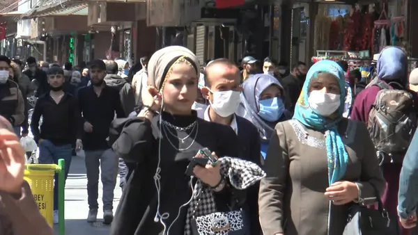 Koronavirüs vaka sayılarında artış nedeni ’pes’ dedirtti!