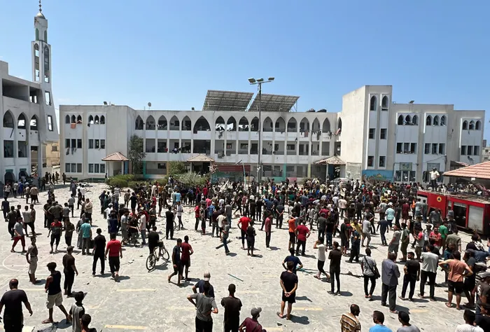 Katil İsrail kana doymuyor! Sahra hastanesine bomba yağdırdı