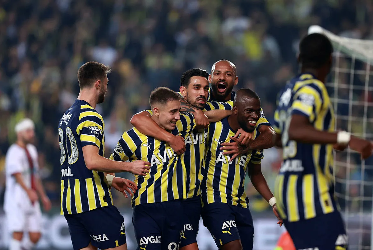 Kadıköy'de gol düellosu! Fenerbahçe 5-4 Karagümrük (MAÇ SONUCU-ÖZET)