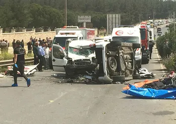 İzmir'de korkunç kaza! Ölü ve yaralılar var