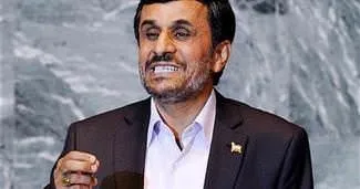 Yüzlerce insan protesto etti